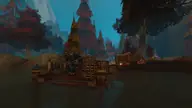 Un furbolg sur un ponton de bois parmi des arbres rouges d’automne, au repaire des Noiregueules, dans World of Warcraft: Forever